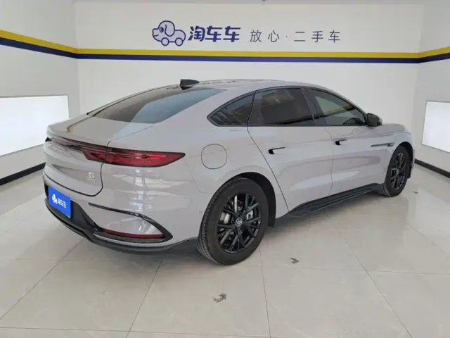 BYD Han 2025 DM-i Smart Drive Edition 125KM Premium — Фото автомобиля 3