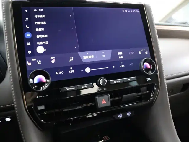 Toyota Alphard — Фото автомобиля 11
