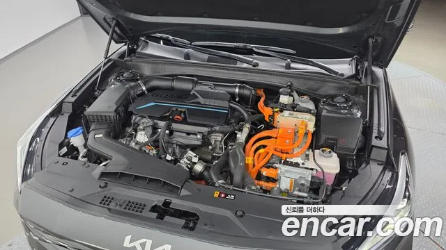 Kia K8 Hybrid — Фото автомобиля 9