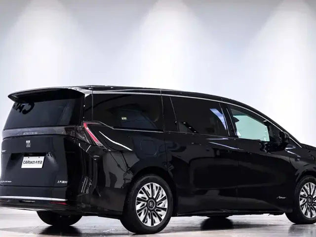 Buick Zhijing Shijia — Фото автомобиля 6