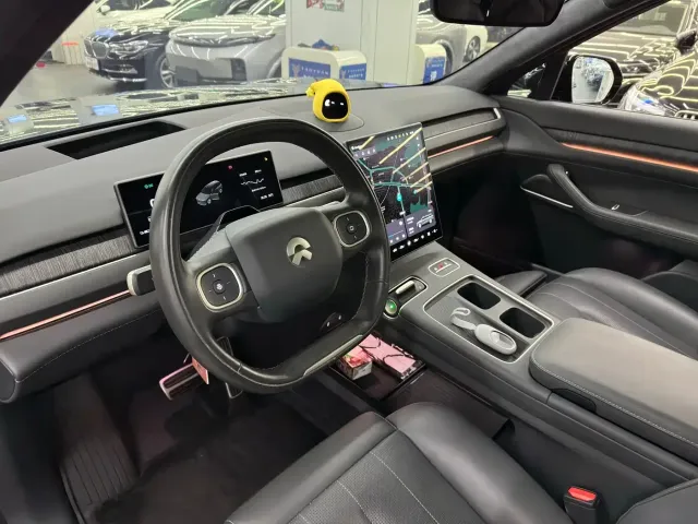 Nio ES8 — Фото автомобиля 13