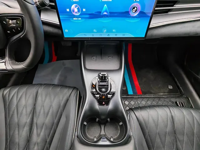 BYD Seal — Фото автомобиля 12