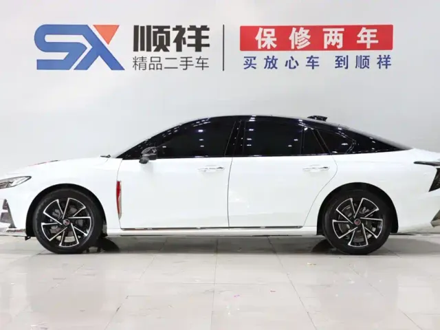 Hongqi H6 — Фото автомобиля 4