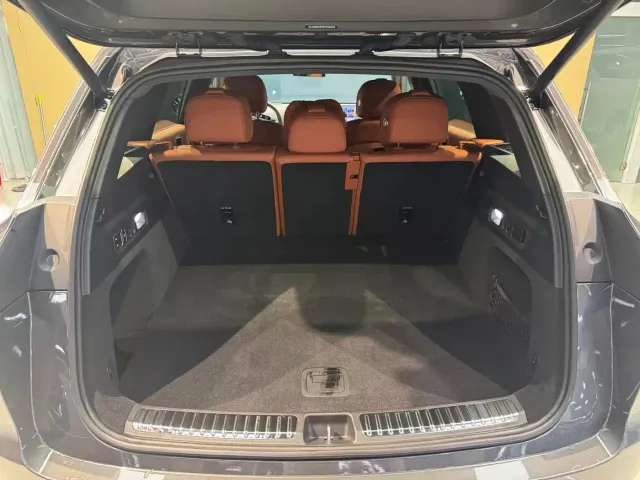 Li Auto L7 — Фото автомобиля 7