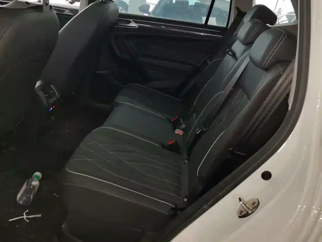 Volkswagen Tiguan L — Фото автомобиля 11