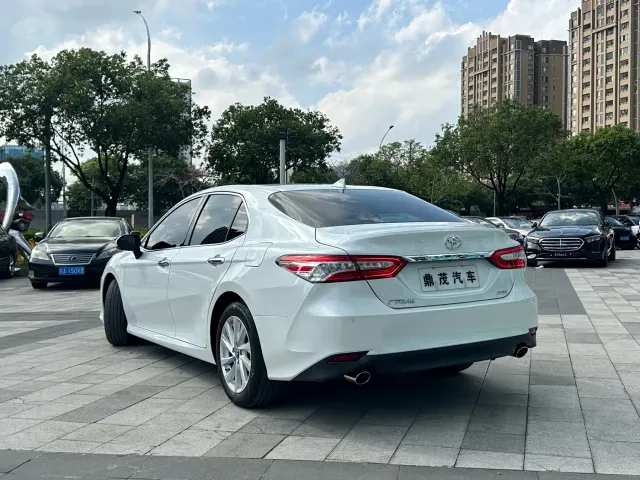 Toyota Camry — Фото автомобиля 6