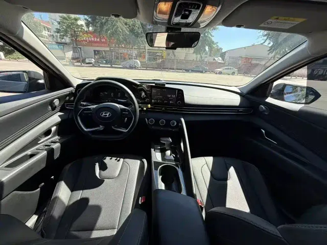 Hyundai Elantra — Фото автомобиля 7