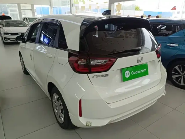 Honda Fit — Фото автомобиля 4