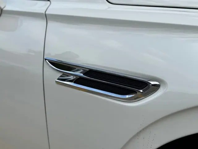 Bentley Flying Spur — Фото автомобиля 30