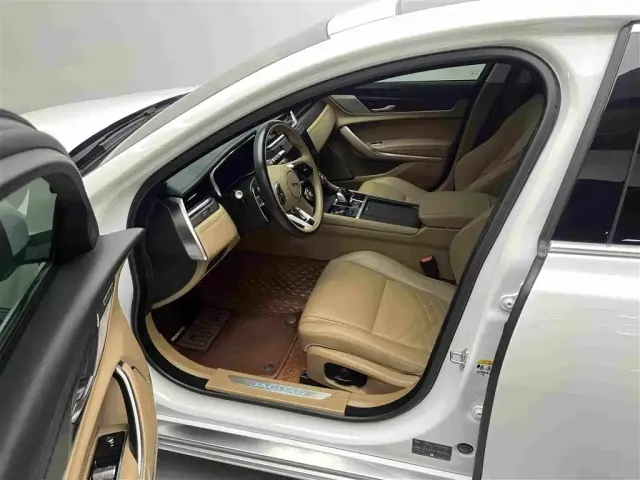 Jaguar Jaguar XFL 2022 XFL 2.0T P250 2WD Premium Luxury — Фото автомобиля 4