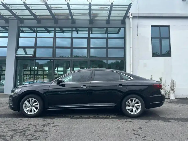 Volkswagen Passat — Фото автомобиля 10