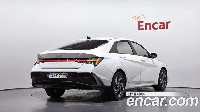 Hyundai Avante CN7 — Фото автомобиля 2