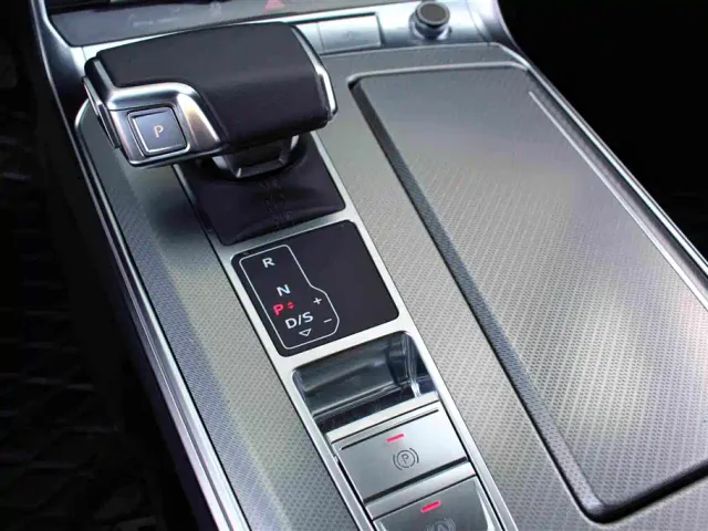 Audi A6L — Фото автомобиля 9