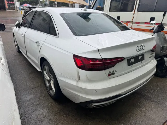Audi A4L — Фото автомобиля 11
