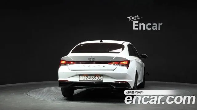 Hyundai Avante CN7 — Фото автомобиля 4