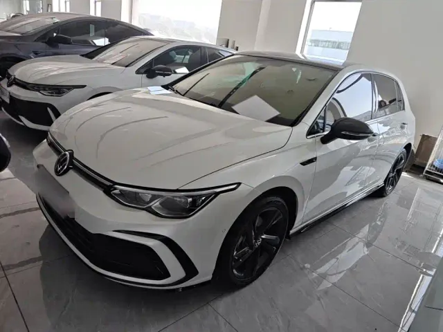 Фотография автомобиля — Volkswagen Golf