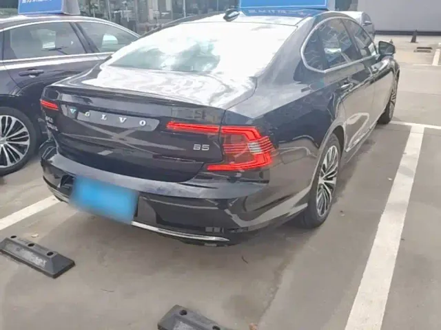 Volvo S90 — Фото автомобиля 6