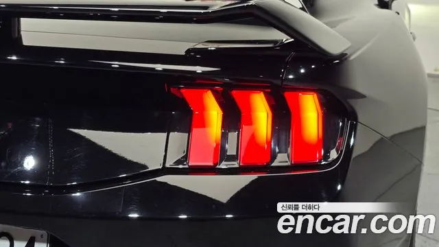 Ford Mustang Mustang 7 поколение 5.0 GT Premium Купе — Фото автомобиля 4