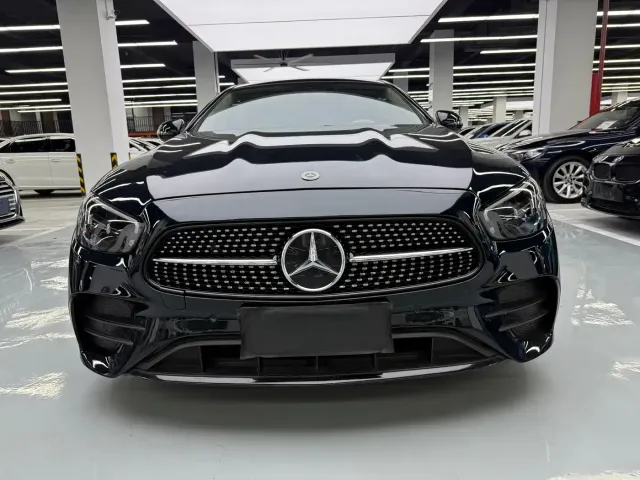 Mercedes-Benz E-Class — Фото автомобиля 2