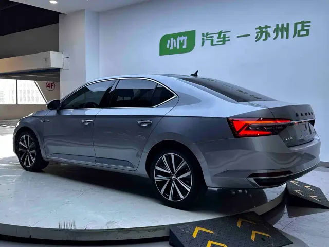 Skoda Superb — Фото автомобиля 4