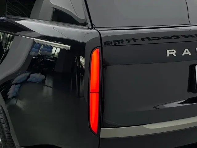 Land Rover Range Rover — Фото автомобиля 11