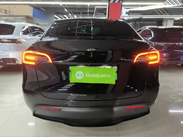 Tesla Model Y — Фото автомобиля 5