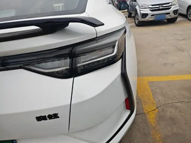 Dongfeng Yixuan — Фото автомобиля 7