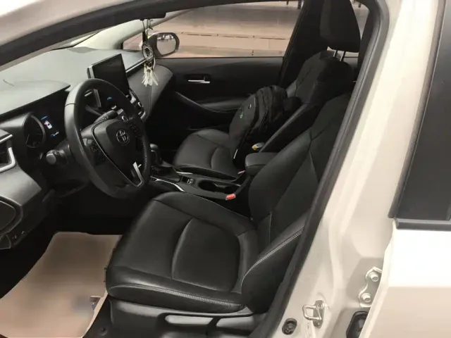 Toyota Corolla — Фото автомобиля 10