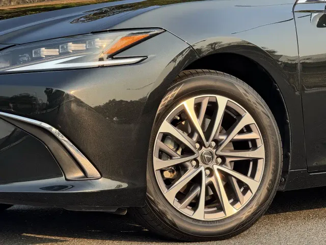 Lexus ES — Фото автомобиля 5