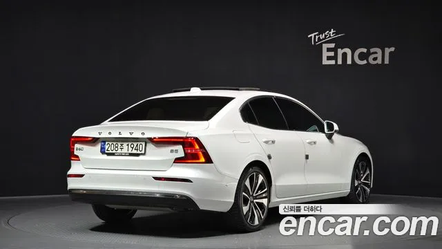 Вольво S60 S60 третьего поколения B5 Ultimate Bright — Фото автомобиля 2