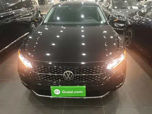 Volkswagen Passat — Фото автомобиля 2