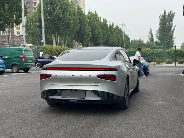Xpeng P7 — Фото автомобиля 6