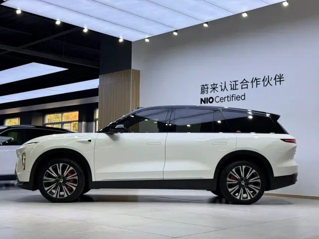 Nio ES8 — Фото автомобиля 4