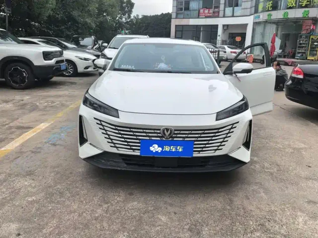 Changan Eado — Фото автомобиля 2