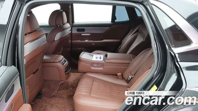 Genesis G90 Бензин 3.5 турбо AWD — Фото автомобиля 14