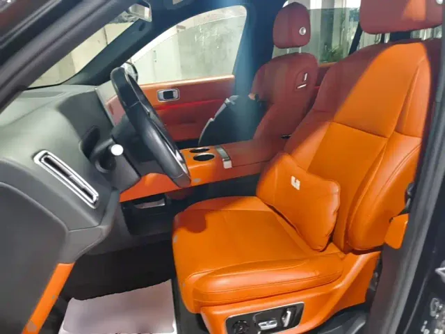 Li Auto L8 — Фото автомобиля 14