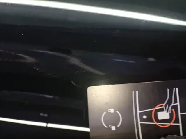 Tesla Model Y — Фото автомобиля 8