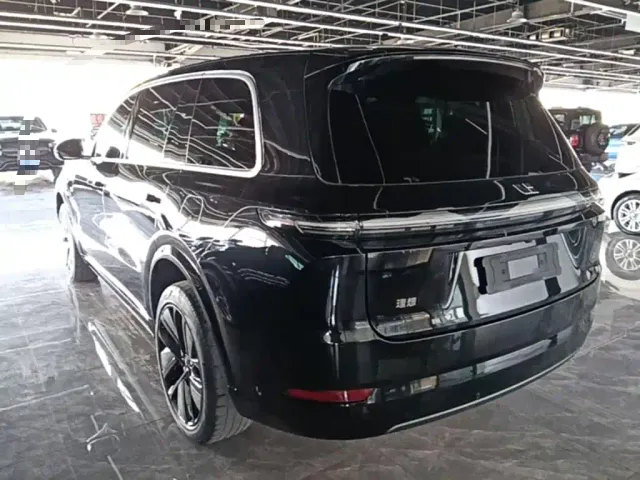 Li Auto L9 — Фото автомобиля 4