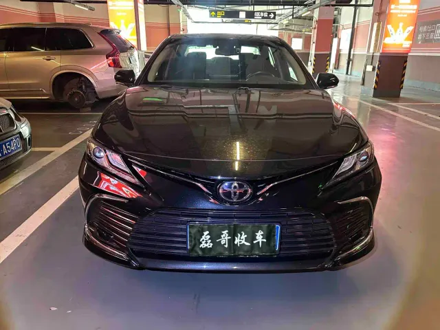 Toyota Camry — Фото автомобиля 2