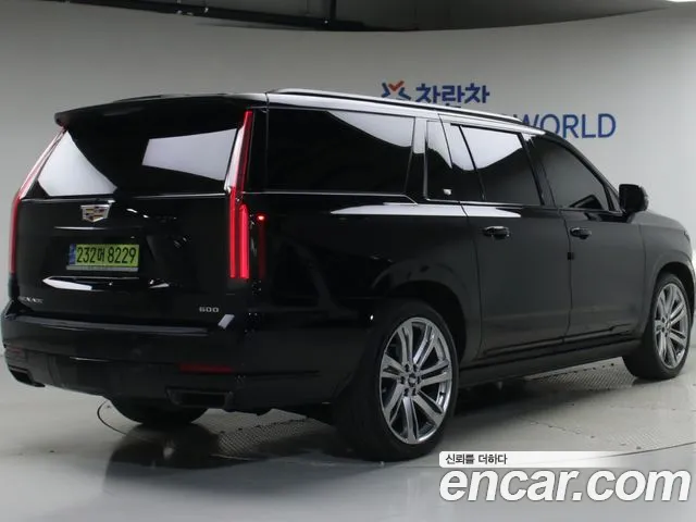 Cadillac Escalade 5th Gen — Фото автомобиля 2