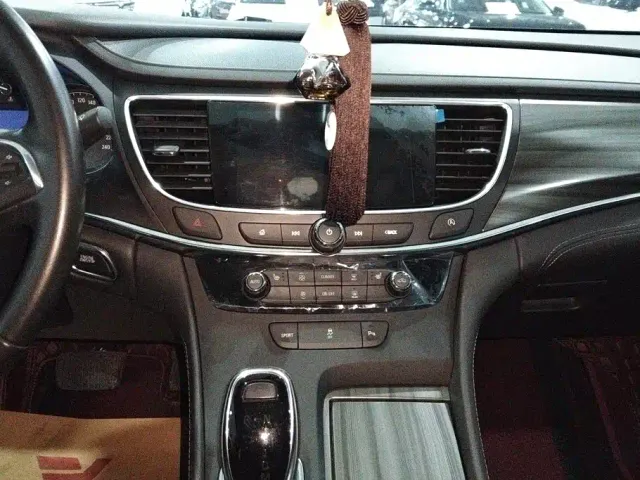 Buick LaCrosse — Фото автомобиля 13