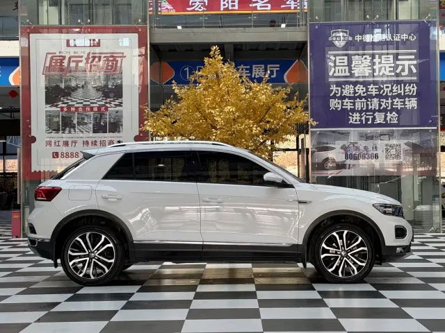 Volkswagen T-Roc — Фото автомобиля 4