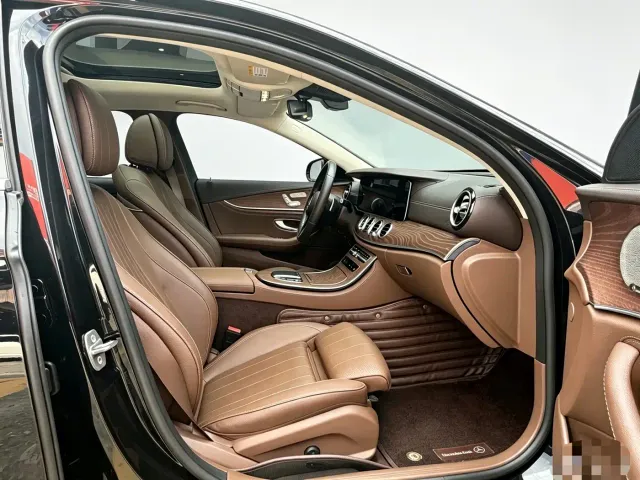 Mercedes-Benz E-Class — Фото автомобиля 6
