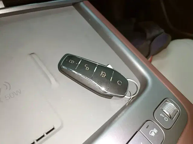 BYD Seal 07 DM-i — Фото автомобиля 8