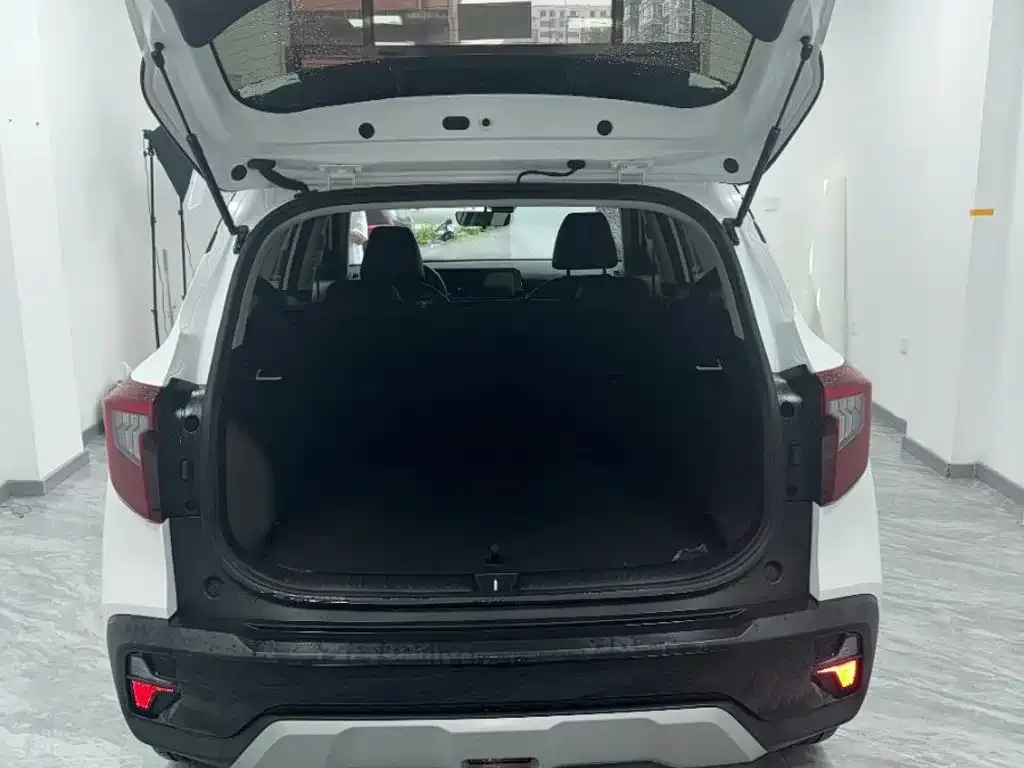 Kia Seltos 2023 1.5L CVT Luxury Edition — Фото автомобиля 13