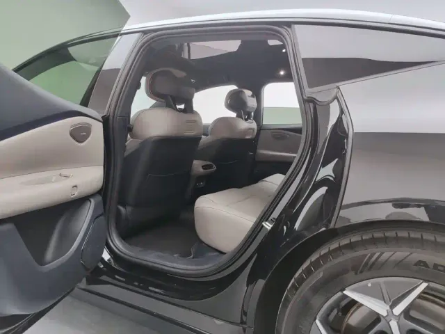Lynk & Co Lynk & Co Z10 2025 71kWh 602km RWD Pro — Фото автомобиля 10