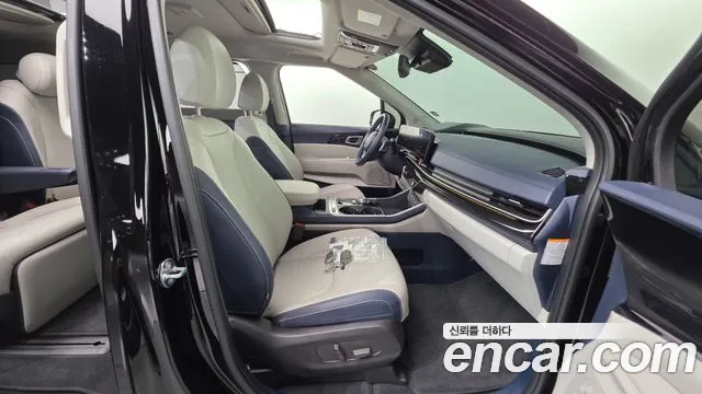 Kia Carnival — Фото автомобиля 16