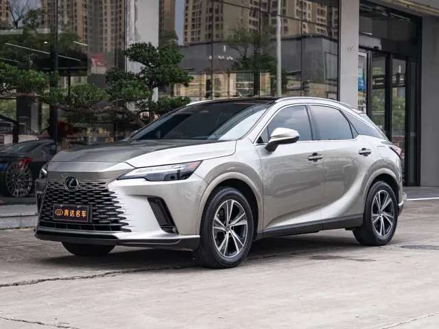 Фотография автомобиля — Lexus RX