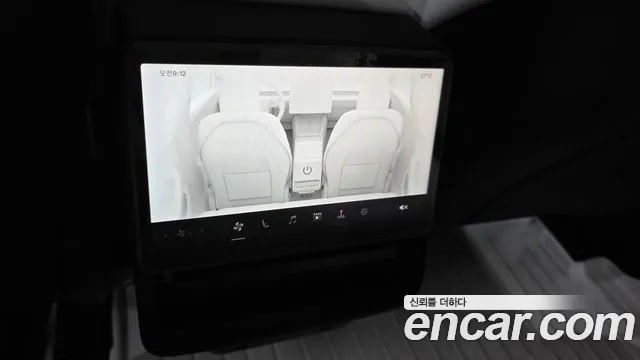 Tesla Model 3 — Фото автомобиля 29