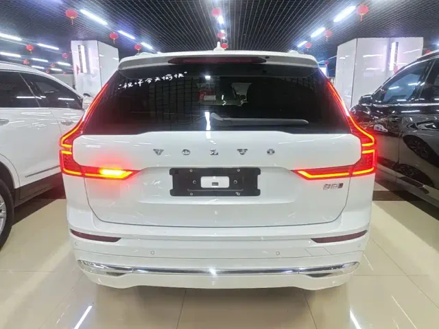 Volvo XC60 — Фото автомобиля 5